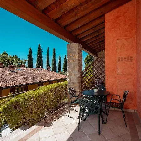 Domina Borgo Degli Ulivi - Garda Lake Aparthotel Gardone Riviera Buitenkant foto